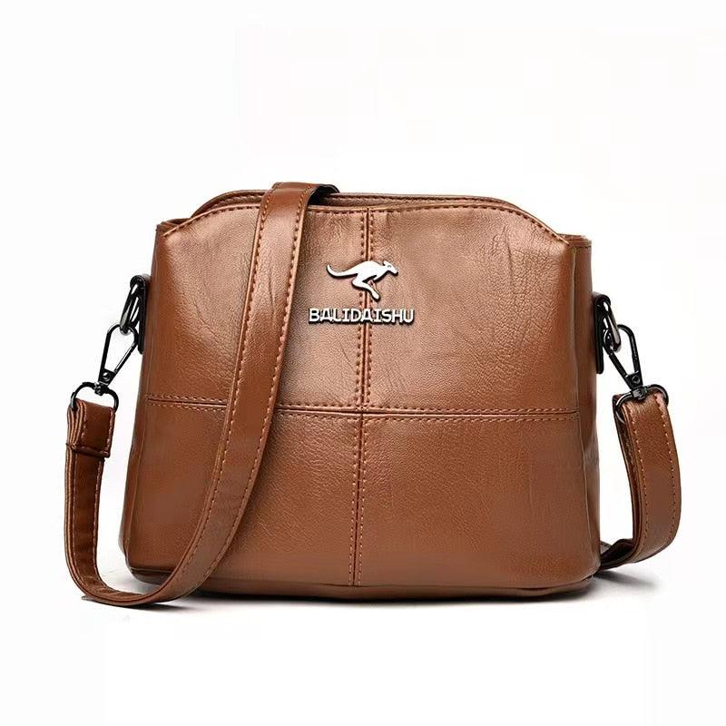 Bolsa Canguru com Couro Genuíno